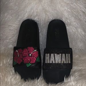 VS Pink Hawaii Slides